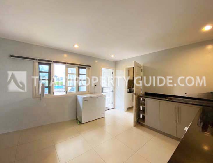 House with Private Pool in Bangnatrad 